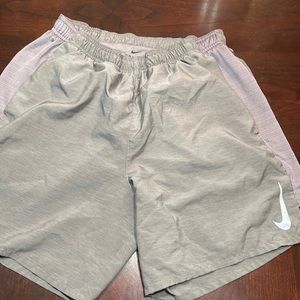 Mens Nike medium shorts. Running, workout shorts. 5”inseam w/ liner